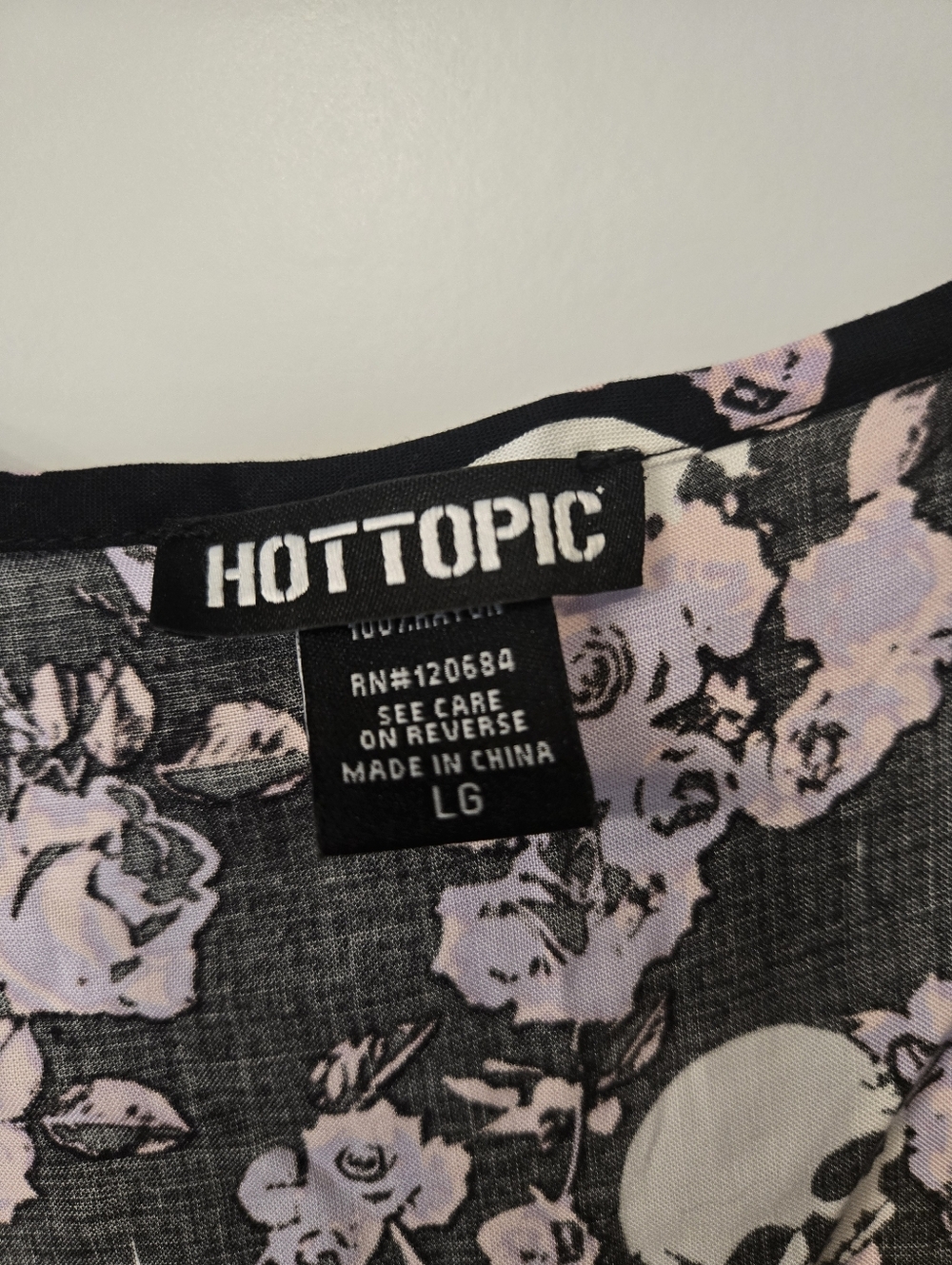 Hot Topic Black Tank Top with Pink Floral & Skull Print, Lace Trim. Size L - Picture 5 of 5